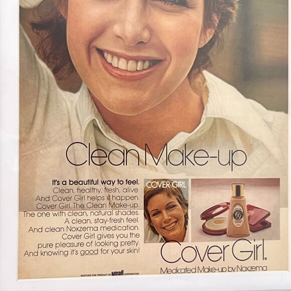 Vintage Covergirl Makeup Advertisement Framed Art Ad Home Decor Memorabilia - Picture 3 of 3